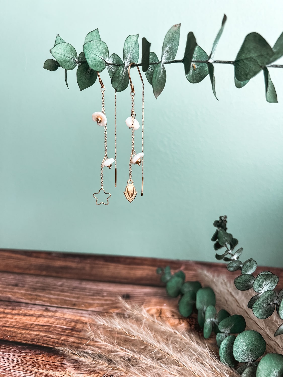 Boucle d’oreille nacre pendante