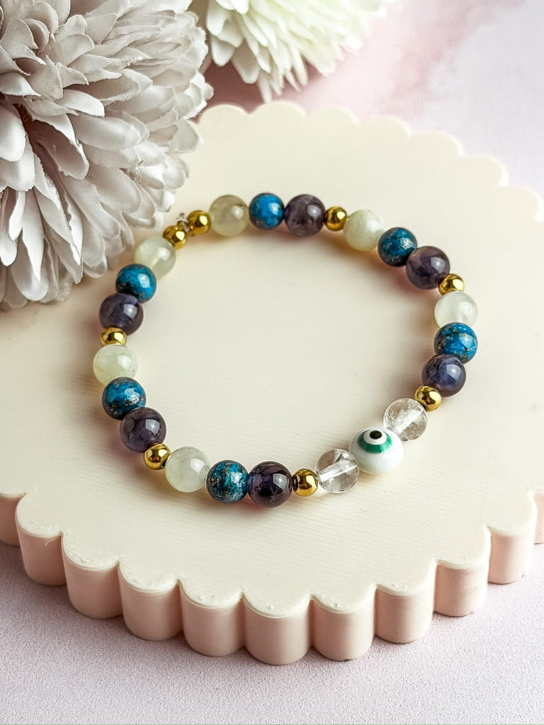 Bracelet Naya en pierres naturelles et nacre avec œil de protection – bijou lithothérapie fait main