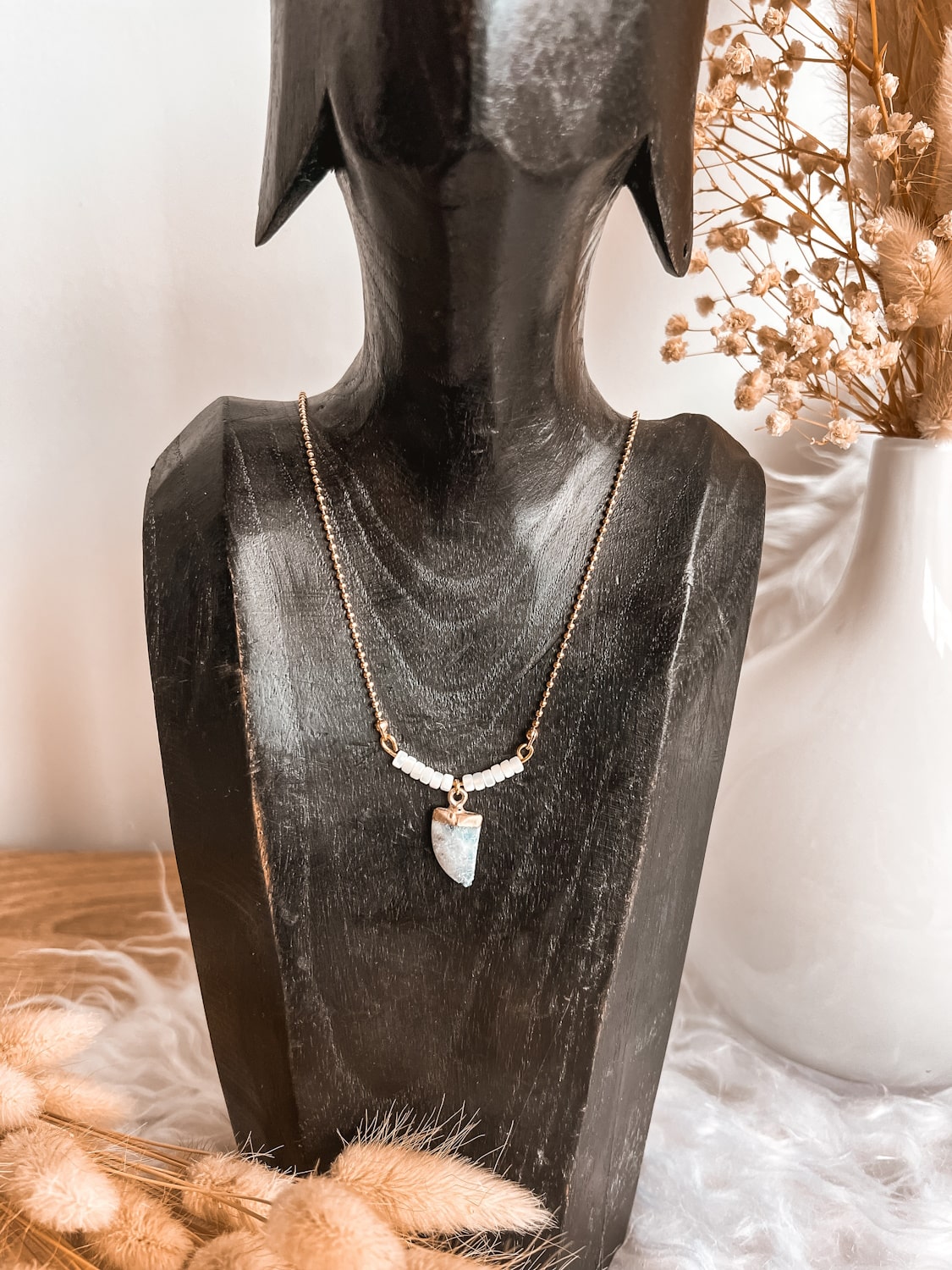 Collier pendentif corne pierre naturelle