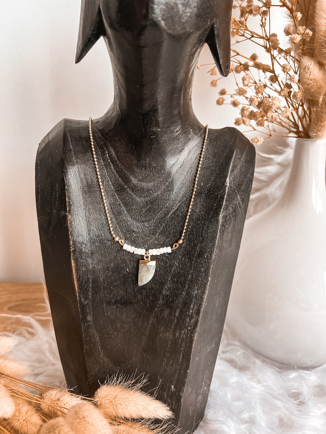 Collier pendentif corne pierre naturelle