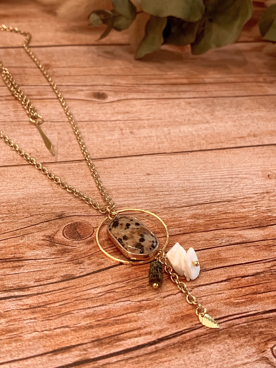 Collection Mareva collier doré et pierre