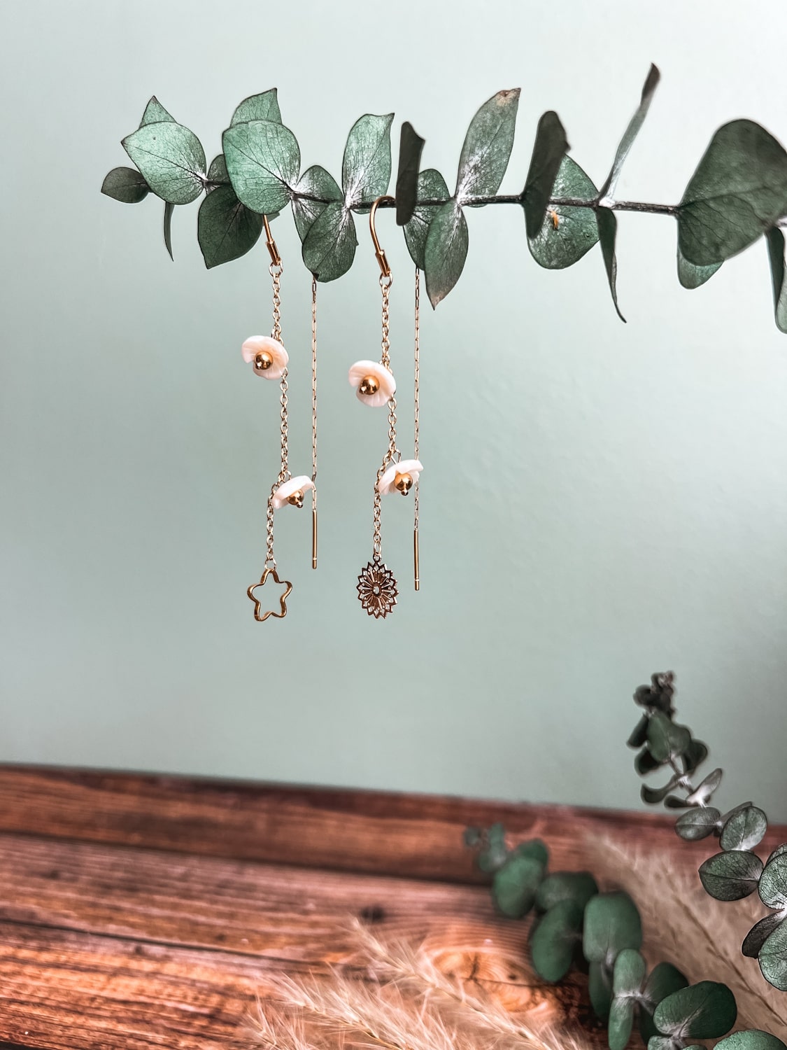 Boucle d’oreille nacre pendante