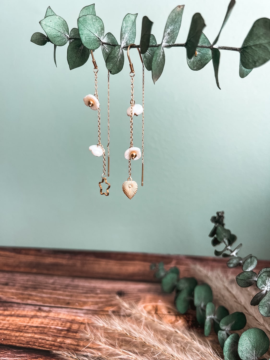 Boucle d’oreille nacre pendante