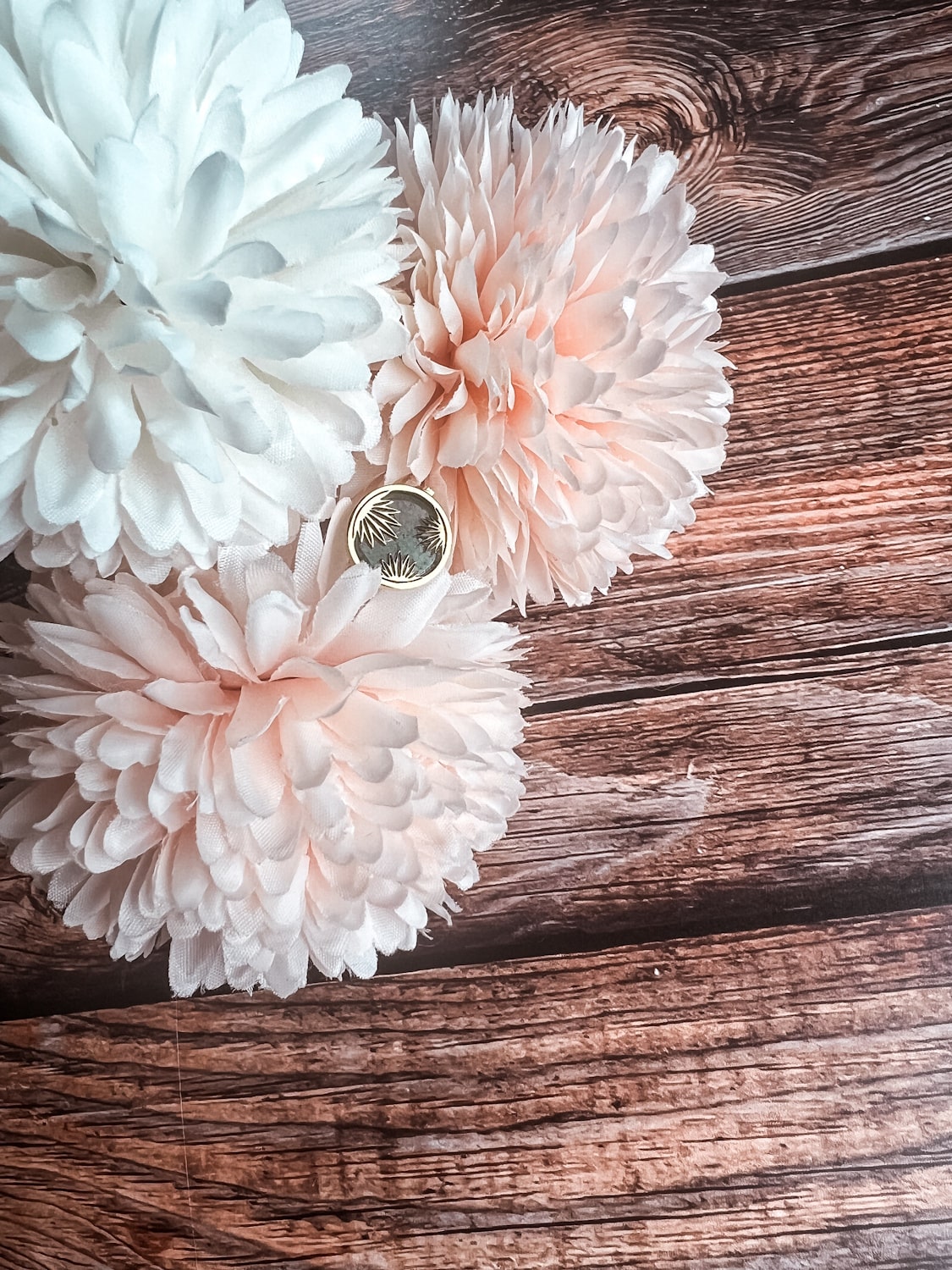 Bague fleur ronde pierre naturelle