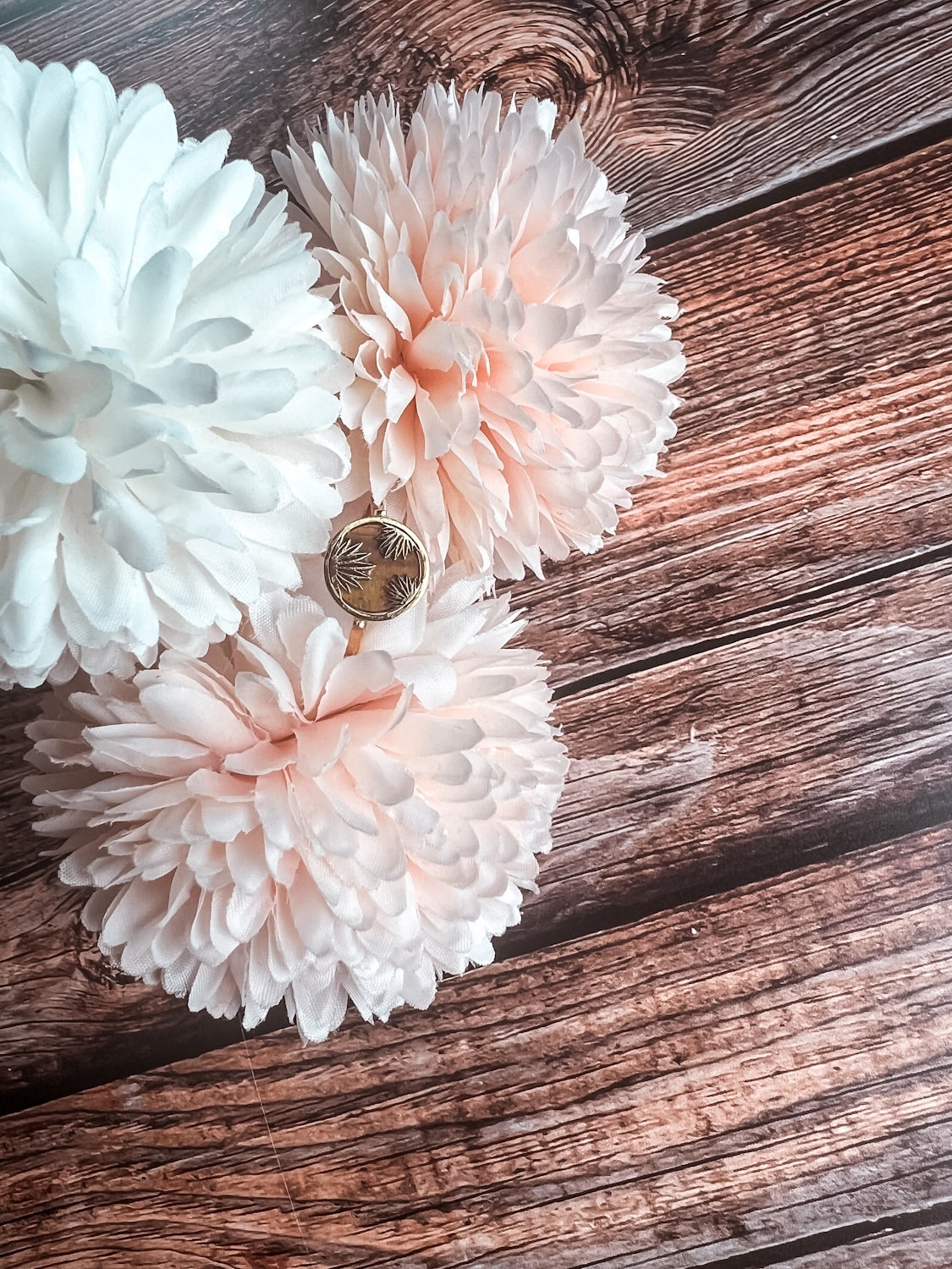 Bague fleur ronde pierre naturelle