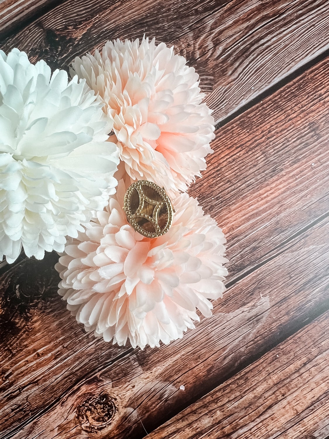 Bague pierre naturelle femme - bague ajourée ovale dorée