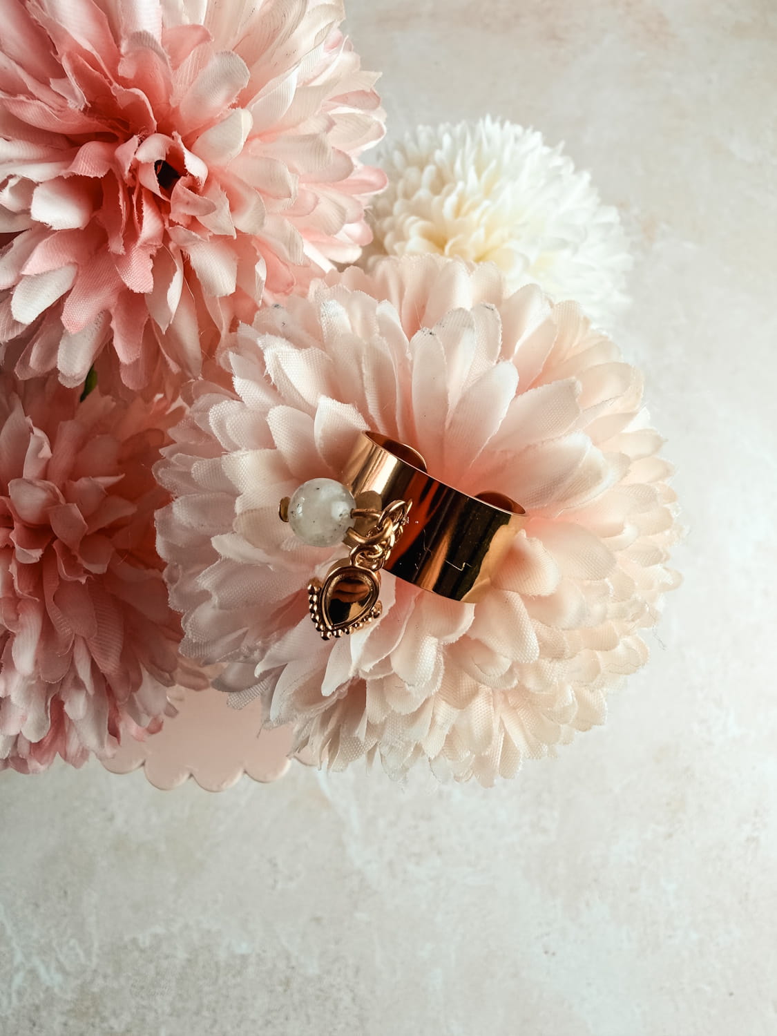 Bague breloque perles naturelles – bijou bohème artisanal fait main France