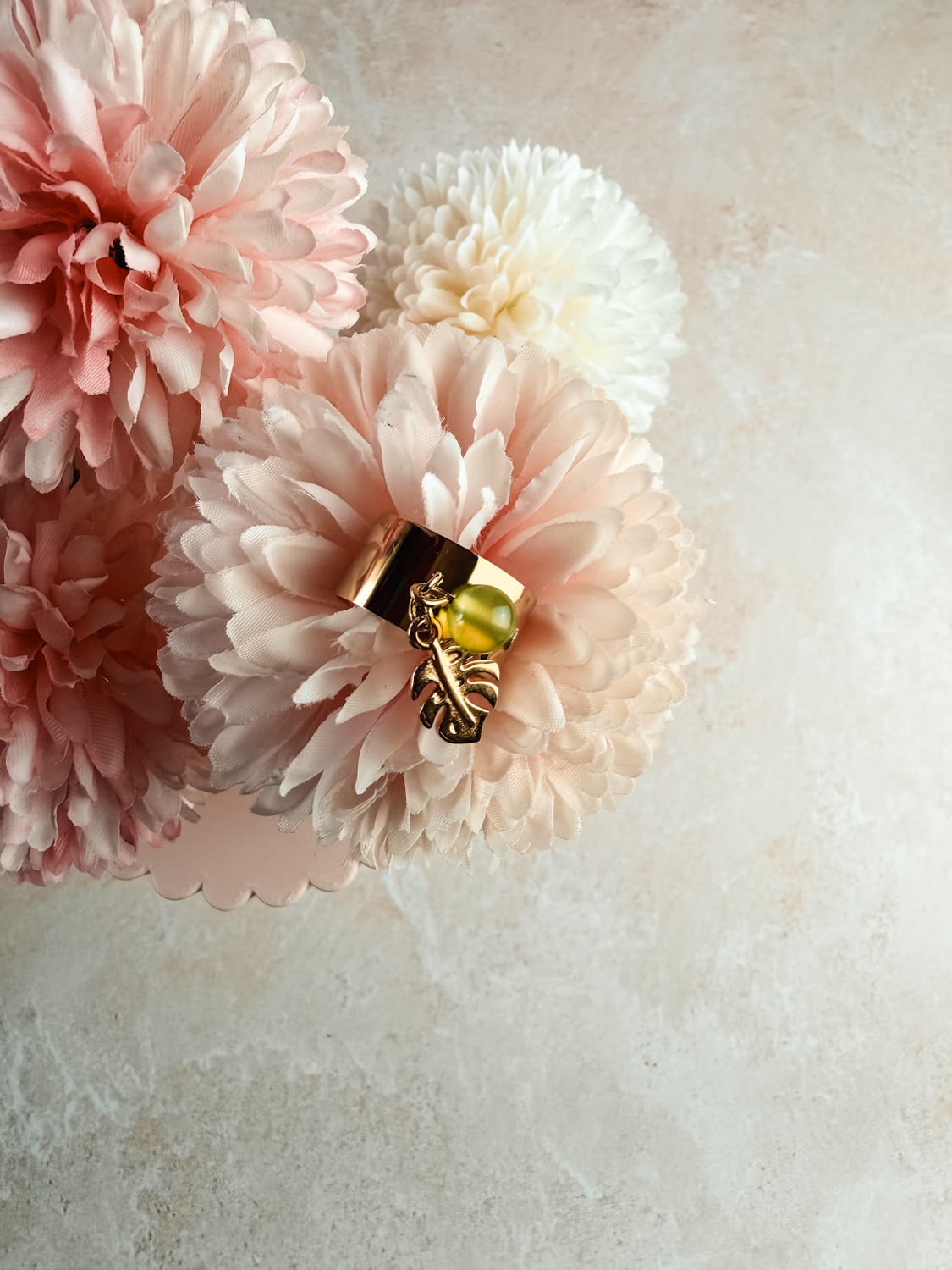 Bague breloque perles naturelles – bijou bohème artisanal fait main France