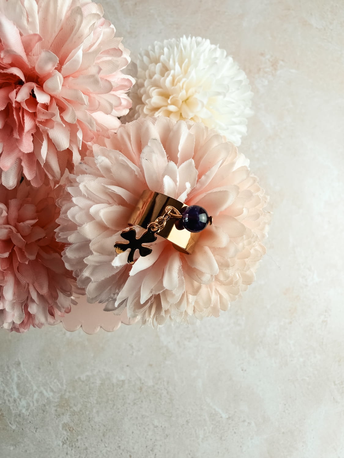 Bague breloque perles naturelles – bijou bohème artisanal fait main France